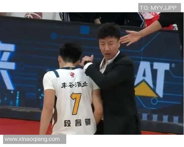 韩硕：从职场新星到行业领军人物的成长之路与成功秘诀探讨